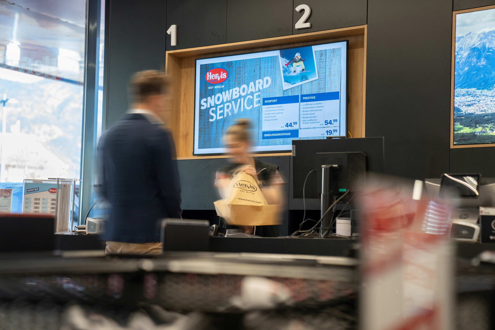 Werben am Point of Sale bei monitorwerbung.at in allen HERVIS Fillialen