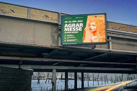 LED Wall im Roadside Bereich von monitorwerbung