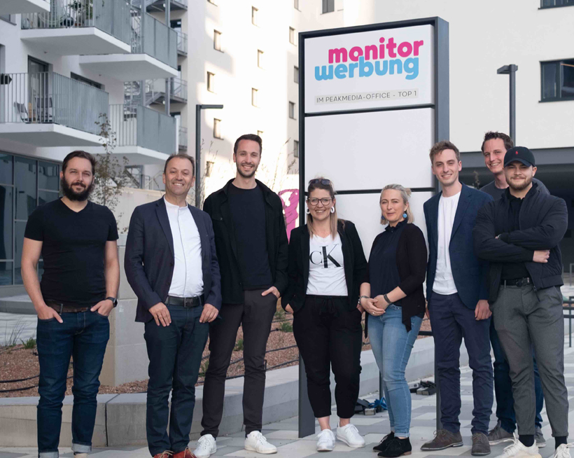 Christian Gindele, Andreas Lanner, Sebastian Lanner, Sarah Sturm-Landsfeldt, Yvonne Themessl-Huber, David Lanner, Michael Mascher und Pascale Lercher von DOOH Vermarkter monitorwerbung Kärnten
