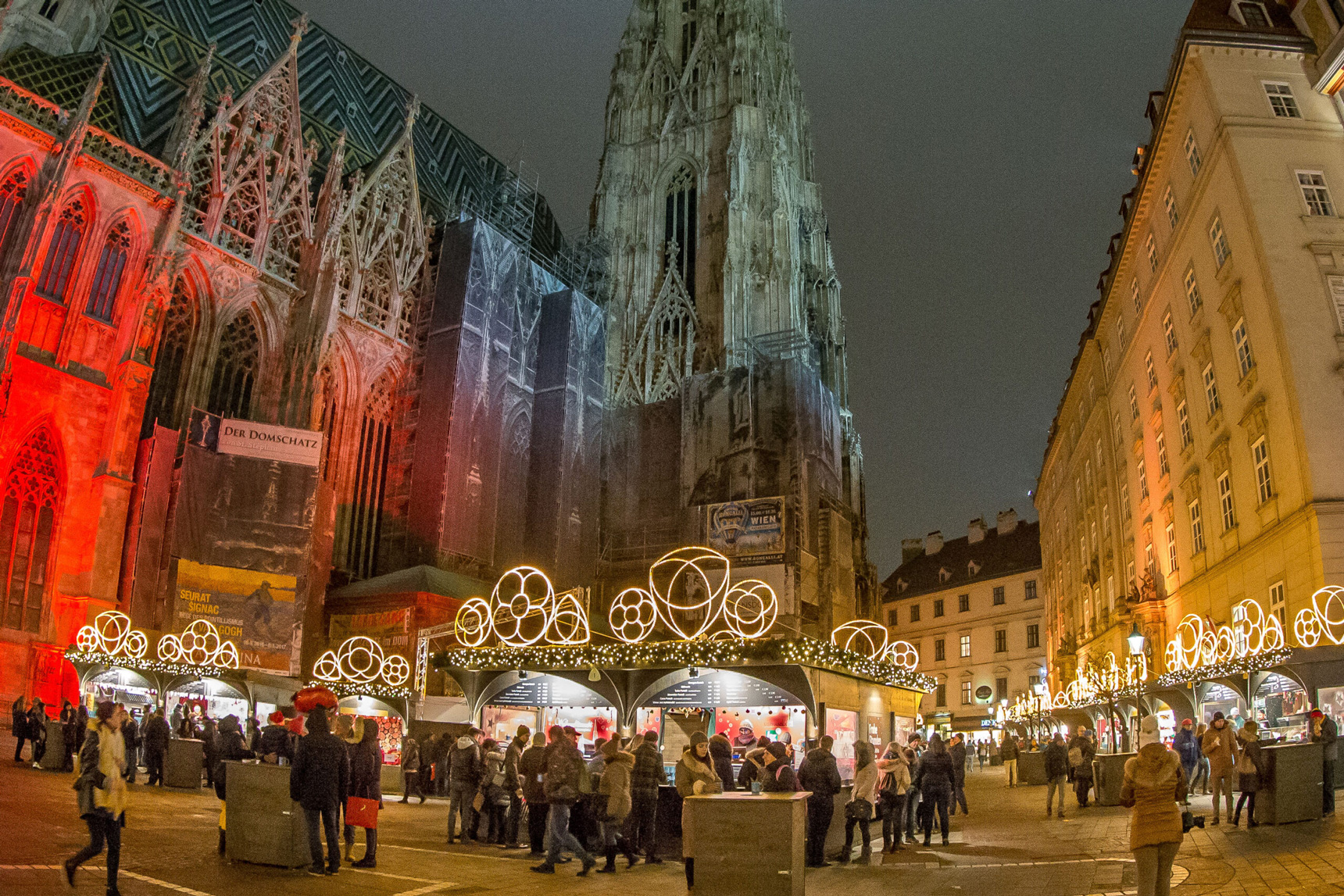 Weihnachtsmarkt vor dem Stephansdom