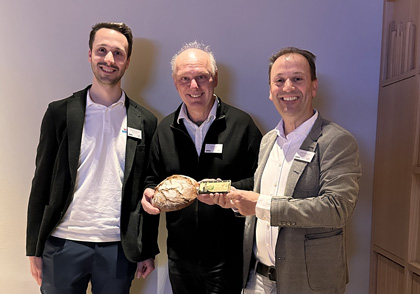 Ideengeber Sebastian und Andreas Lanner sowie Josef Zotter zeigen mit der Brotschokolade, wie man wertvolle Lebensmittel gekonnt veredelt, statt sie zu verschwenden.