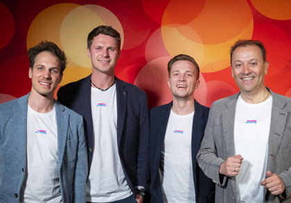 Monitorwerbung Geschäftsführer Josef Maier, Peakmedia Sales Leiter Lukas Edenhauser, Jonas Kaindl vom Vertrieb und monitorwerbung Kärnten GF Andreas Lanner (von links). Fotohinweis: Ingo Folie/Marketing Club Österreich